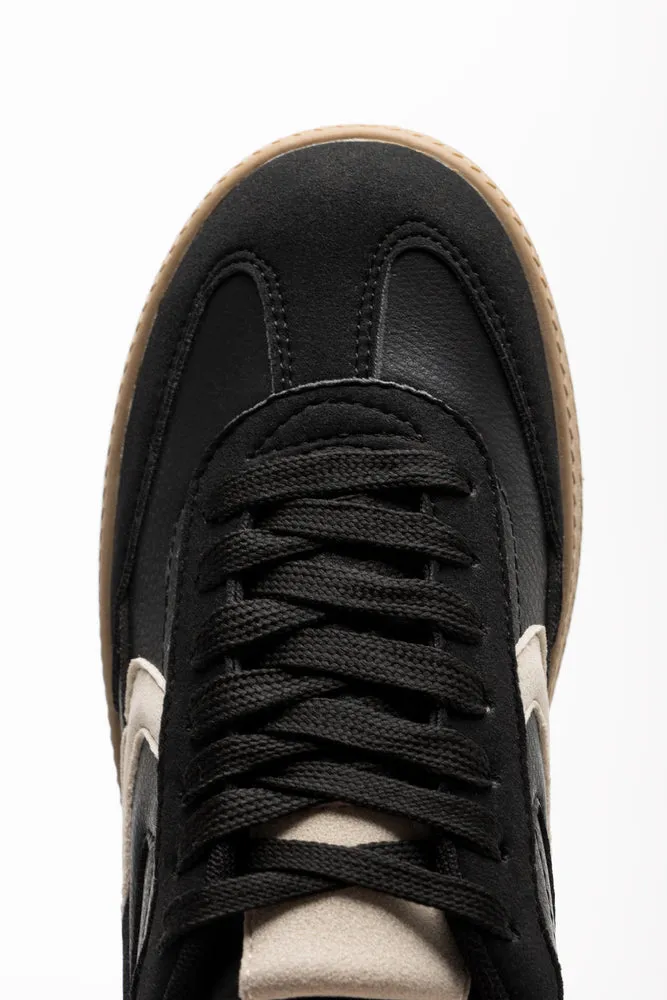 Court Sneakers Black