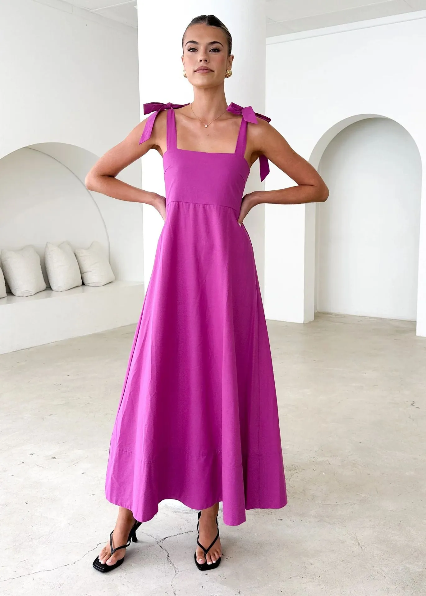 Elegant Bow-Strap A-Line Midi Dress with Flowing Silhouette
