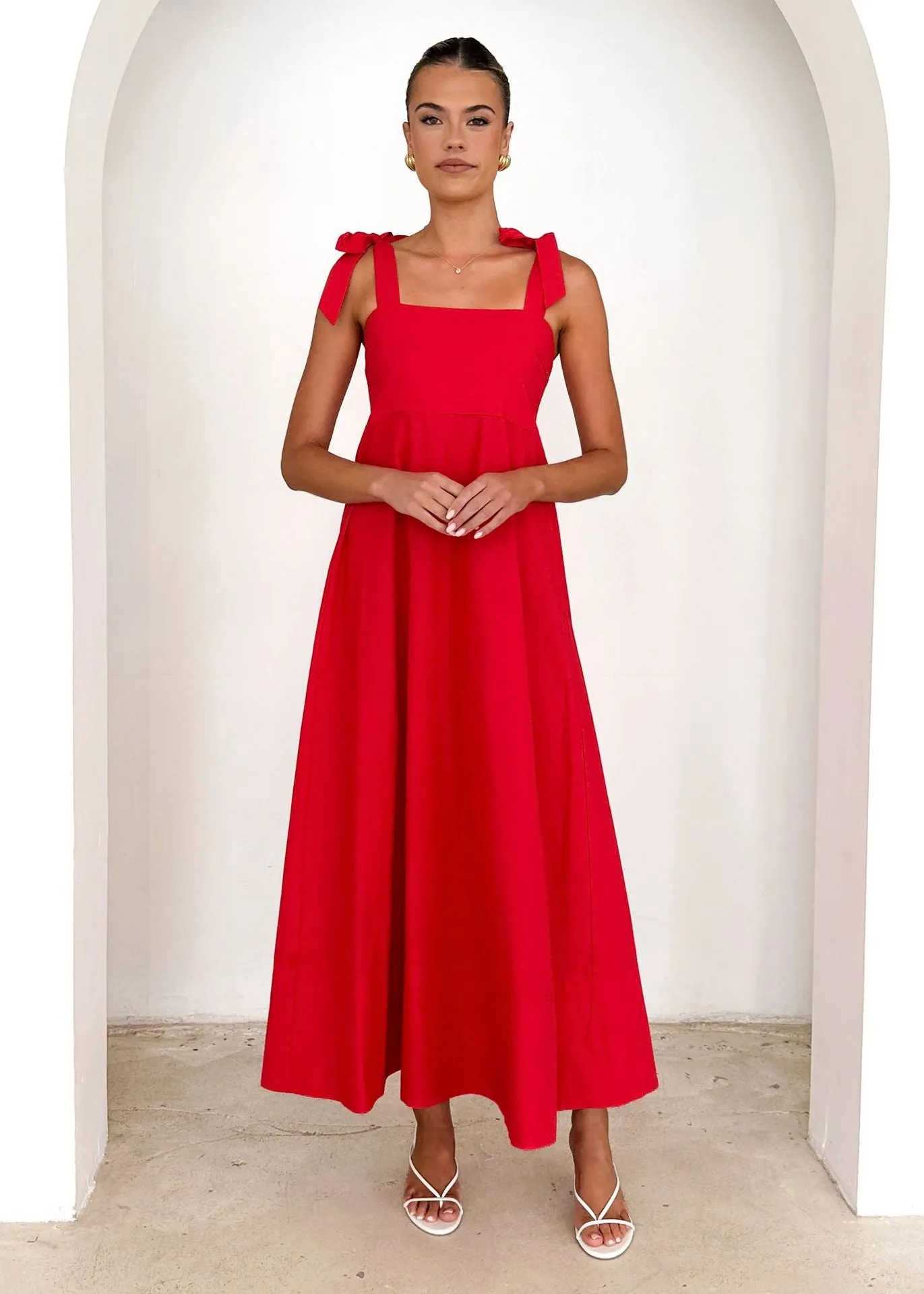 Elegant Bow-Strap A-Line Midi Dress with Flowing Silhouette