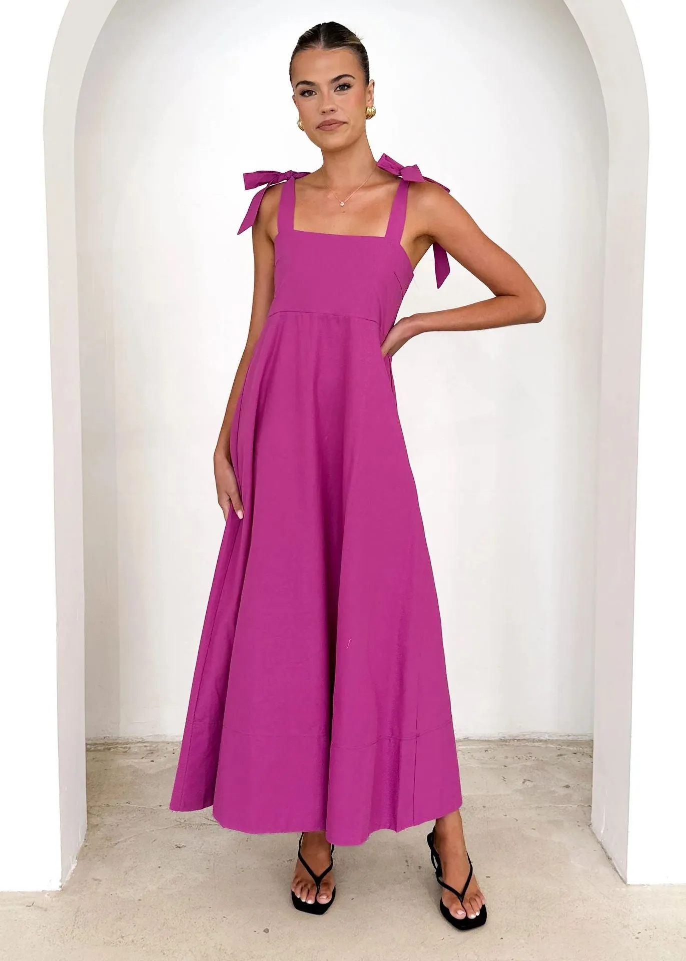 Elegant Bow-Strap A-Line Midi Dress with Flowing Silhouette