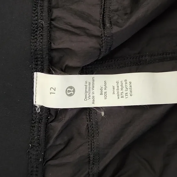 Lululemon Step Out High-Rise Short 3&quot; In Black EUC