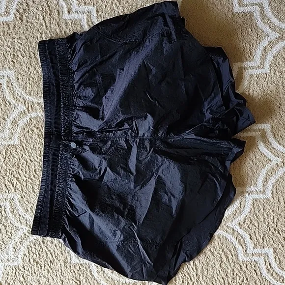 Lululemon Step Out High-Rise Short 3&quot; In Black EUC