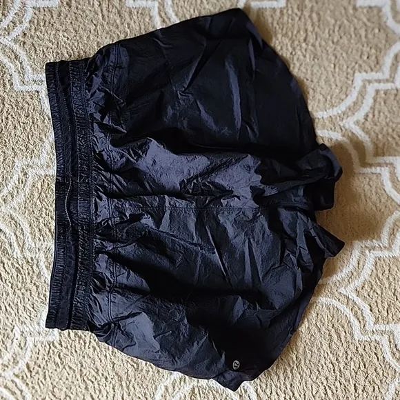 Lululemon Step Out High-Rise Short 3&quot; In Black EUC