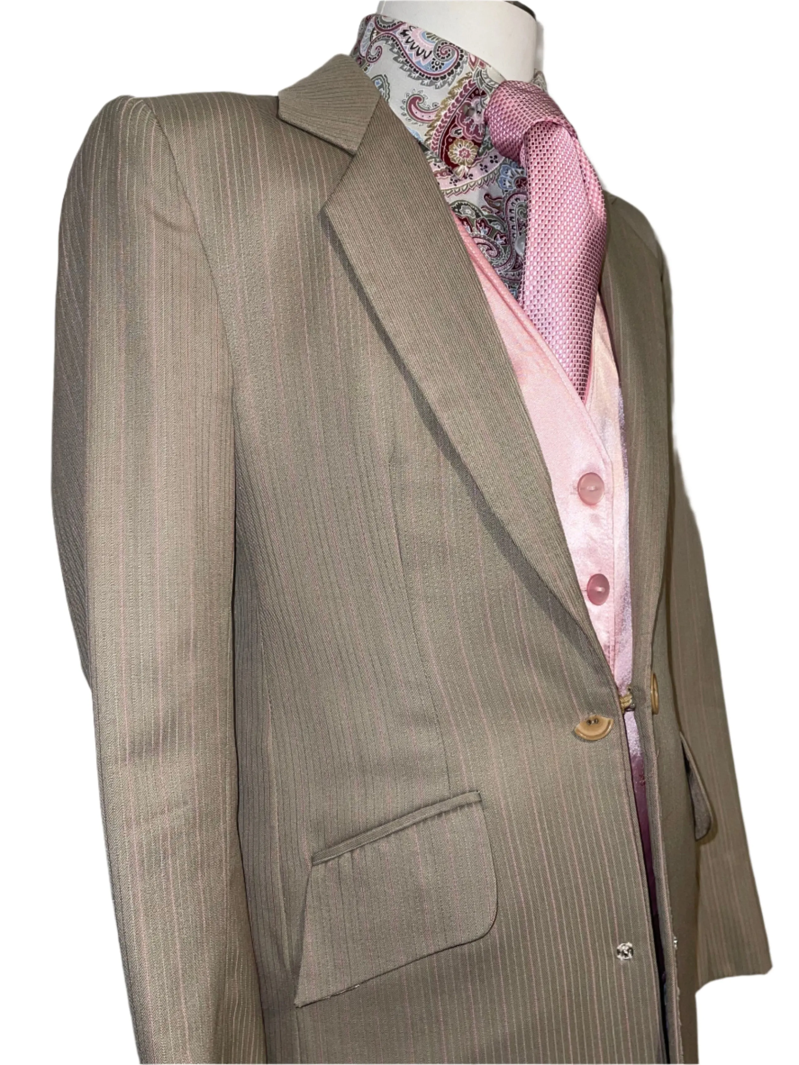 Marsha De Arriaga, Girls Day Suit