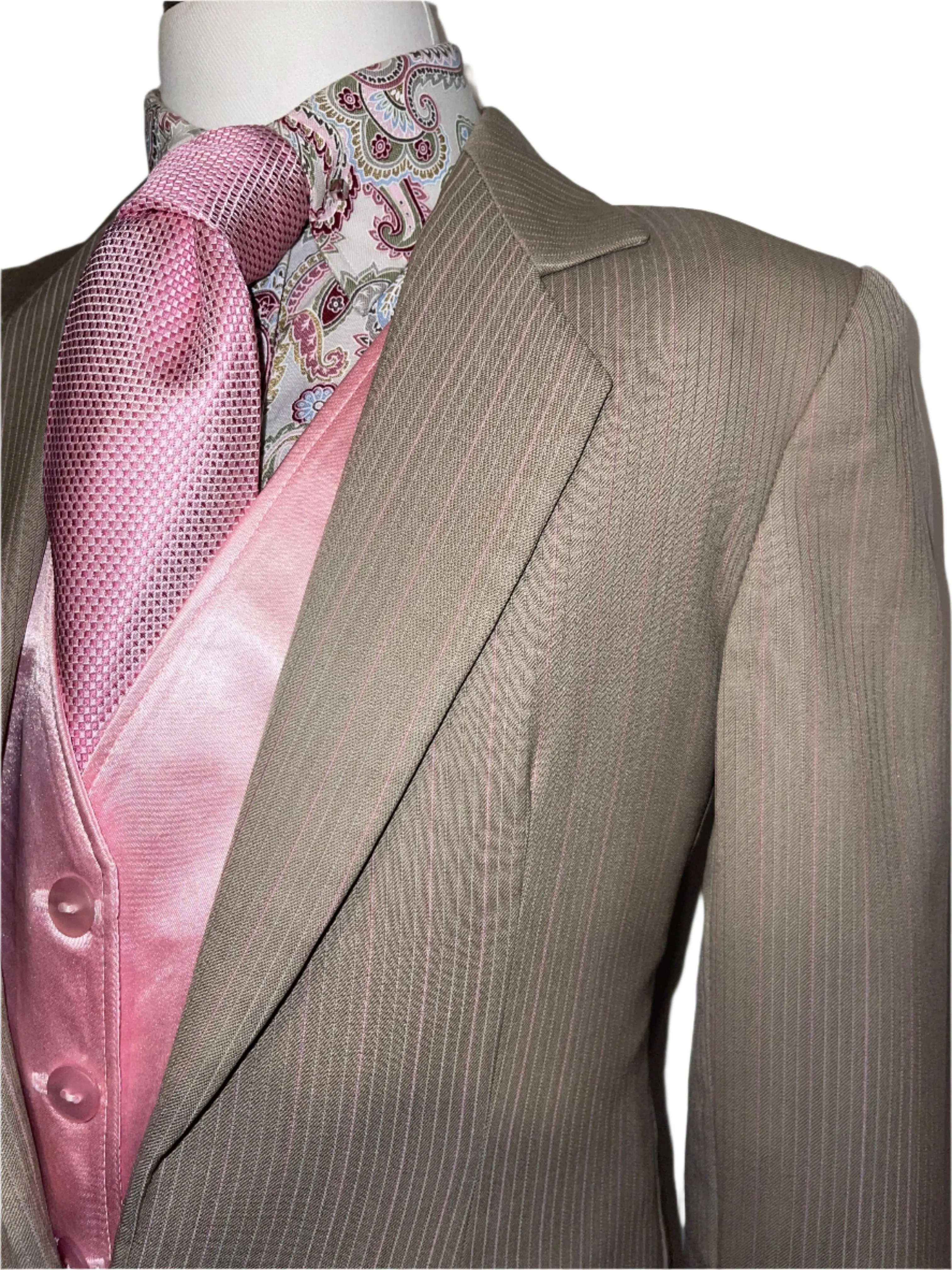 Marsha De Arriaga, Girls Day Suit