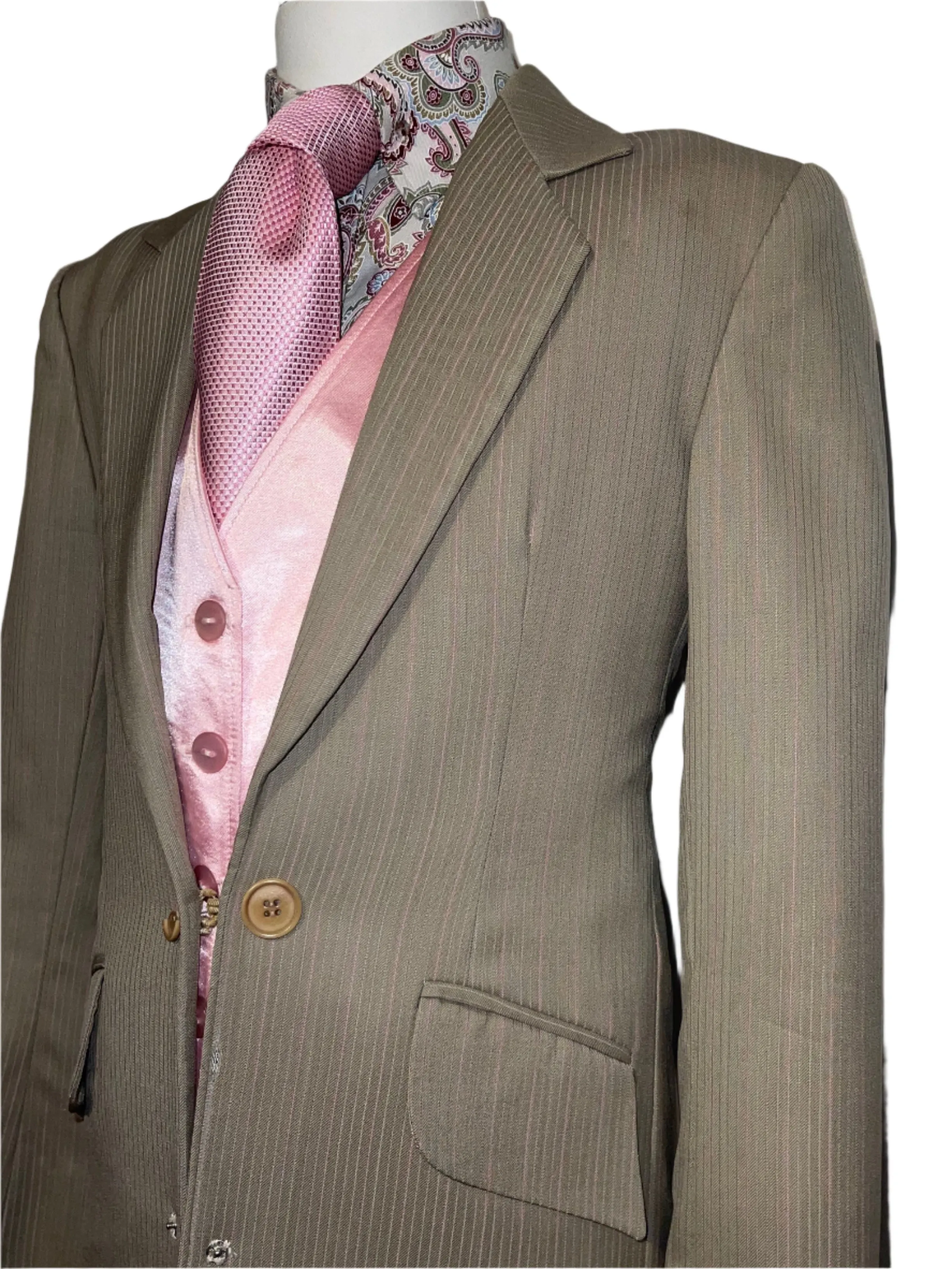 Marsha De Arriaga, Girls Day Suit