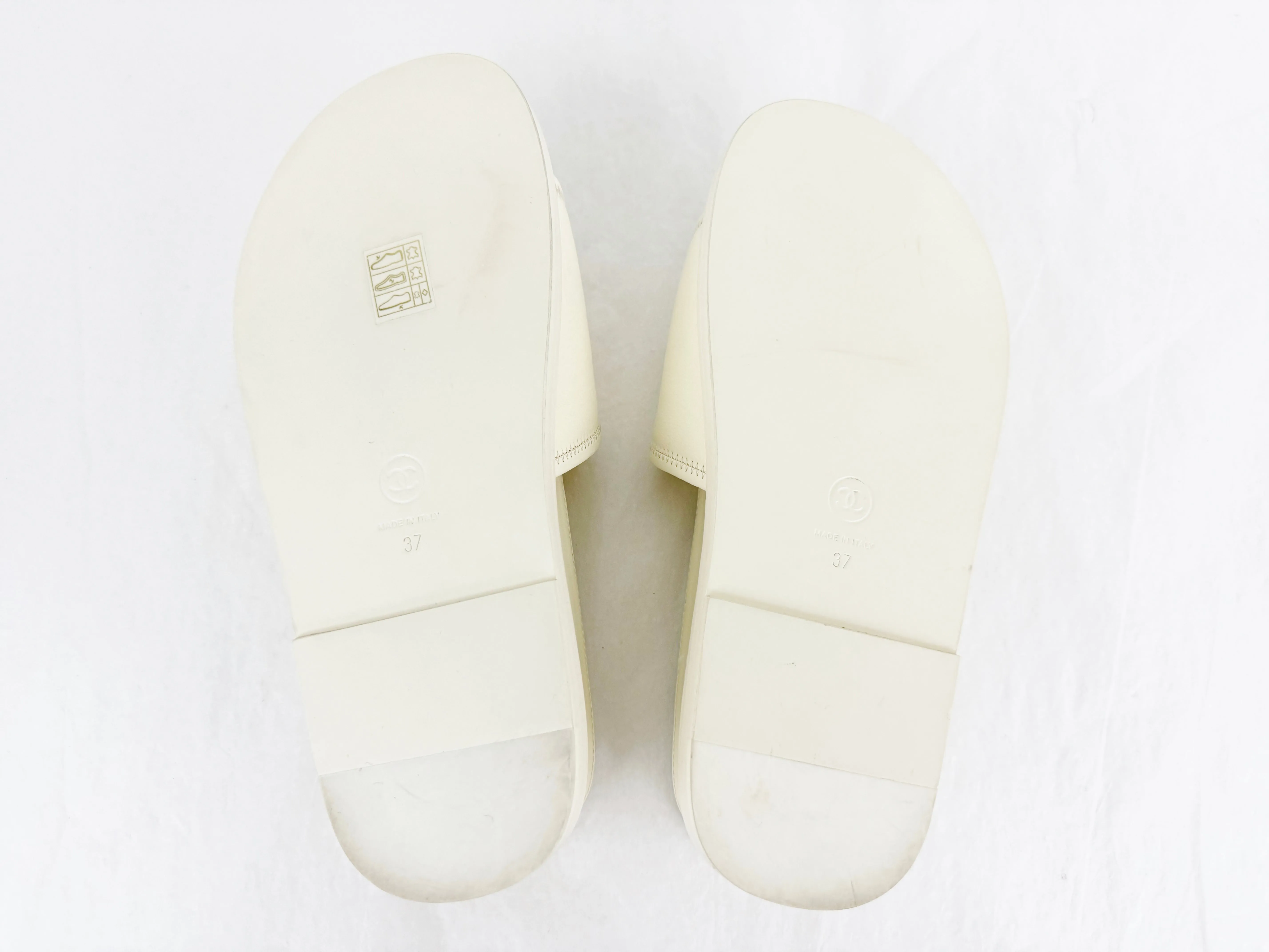NEW Chanel Lambskin Slides Size 7