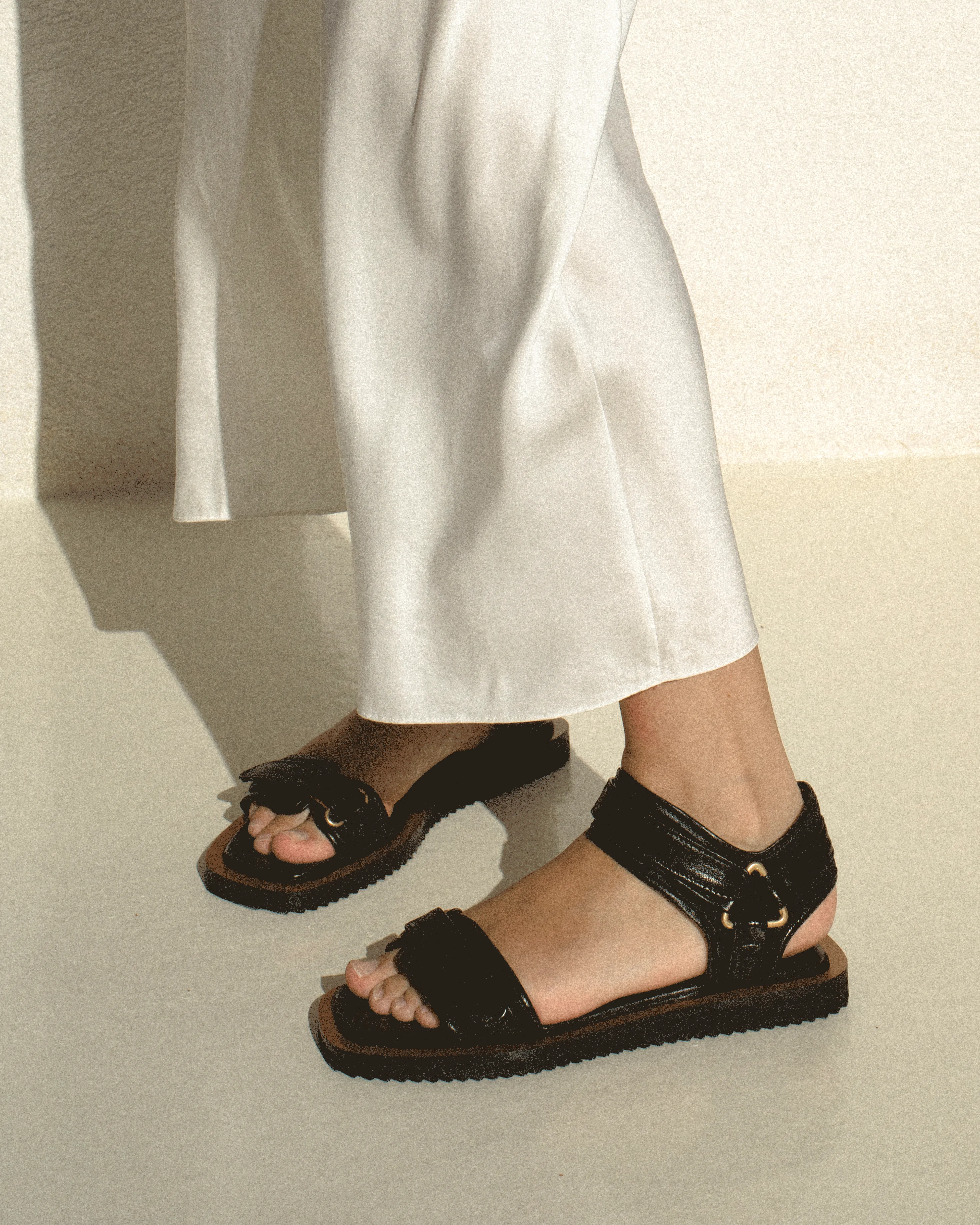 Shantell flats Shiny lamb Black