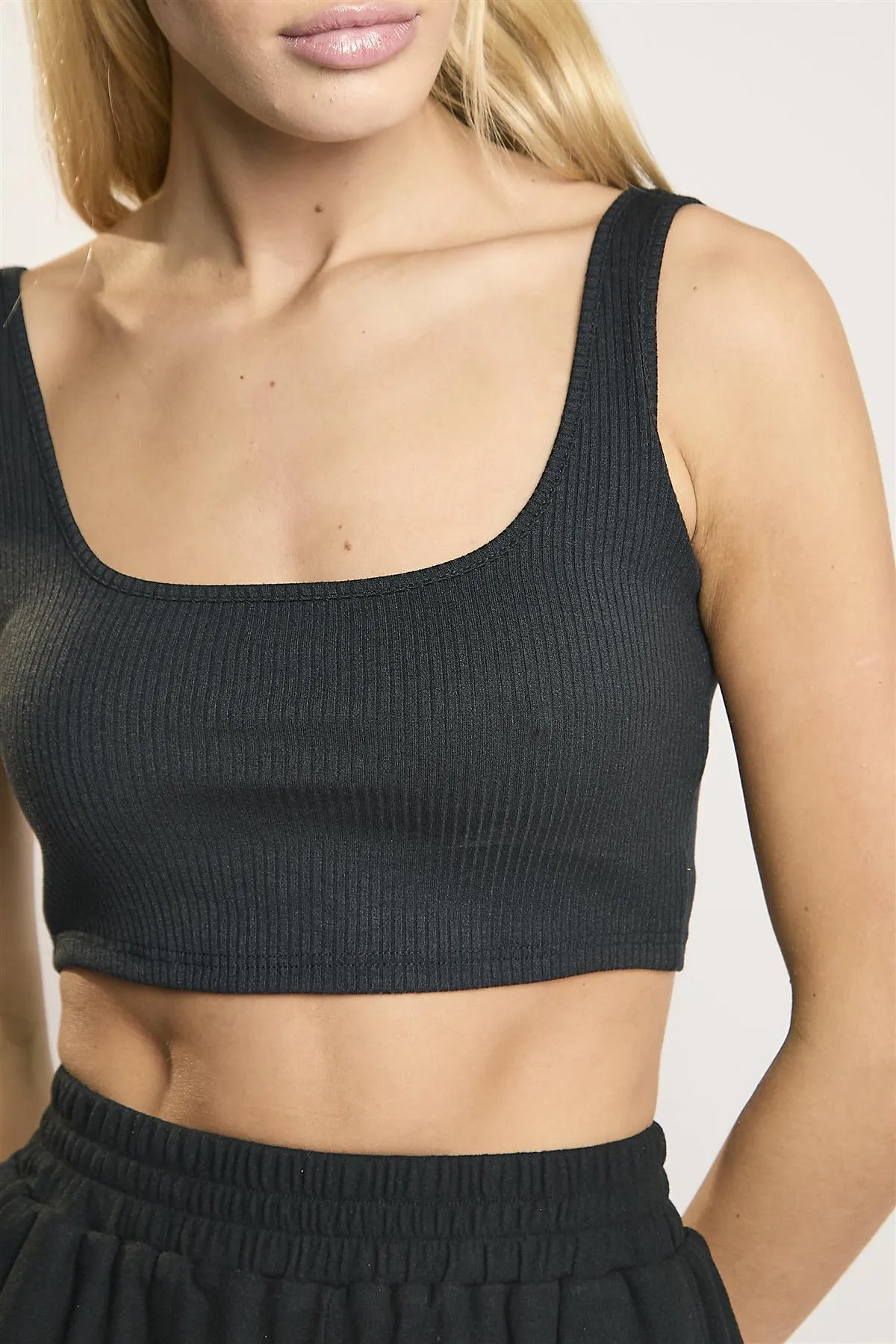 Signature Black-Rib Scoop-Neck Crop-Top.