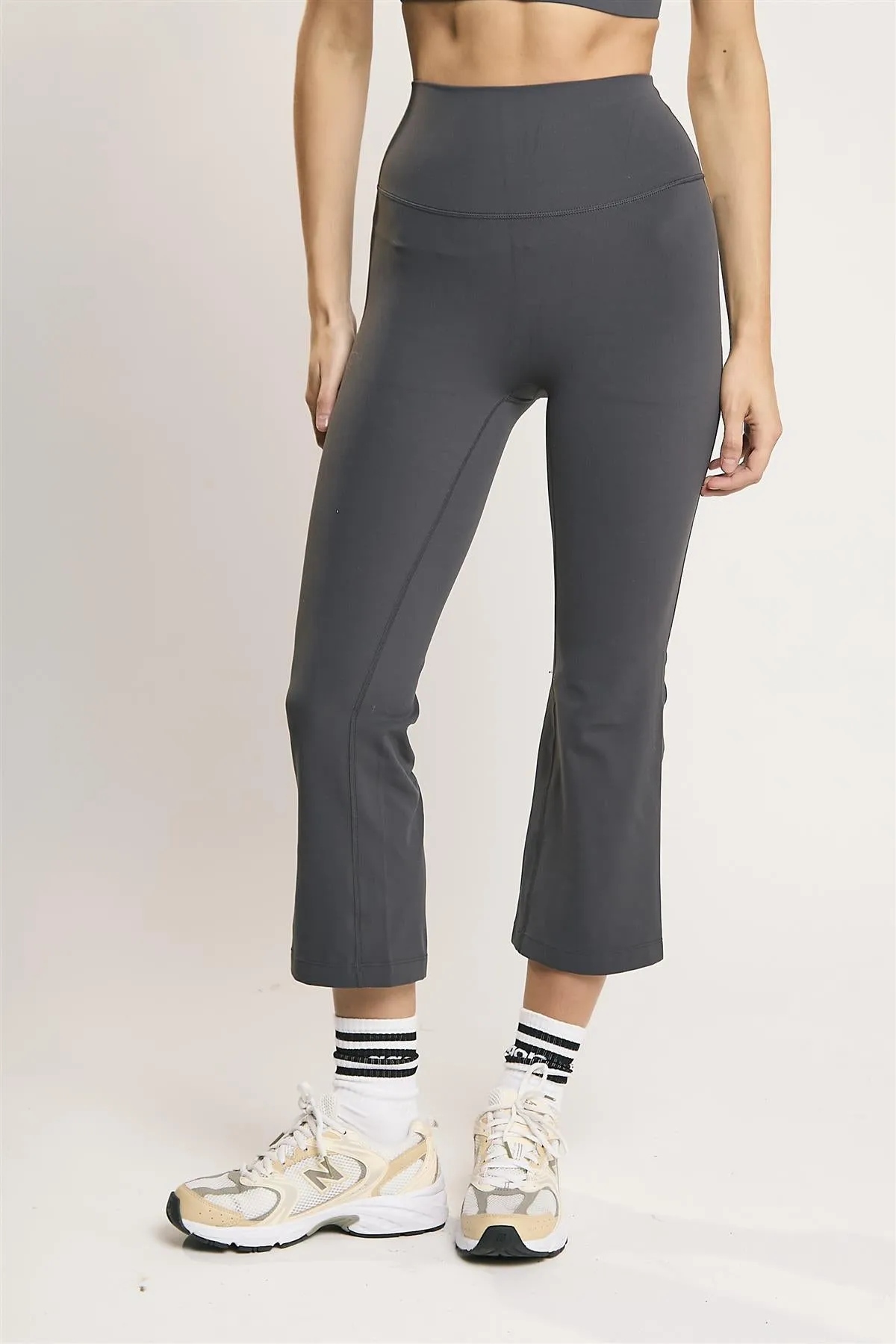 Signature Graphite-Grey Capri Leggings