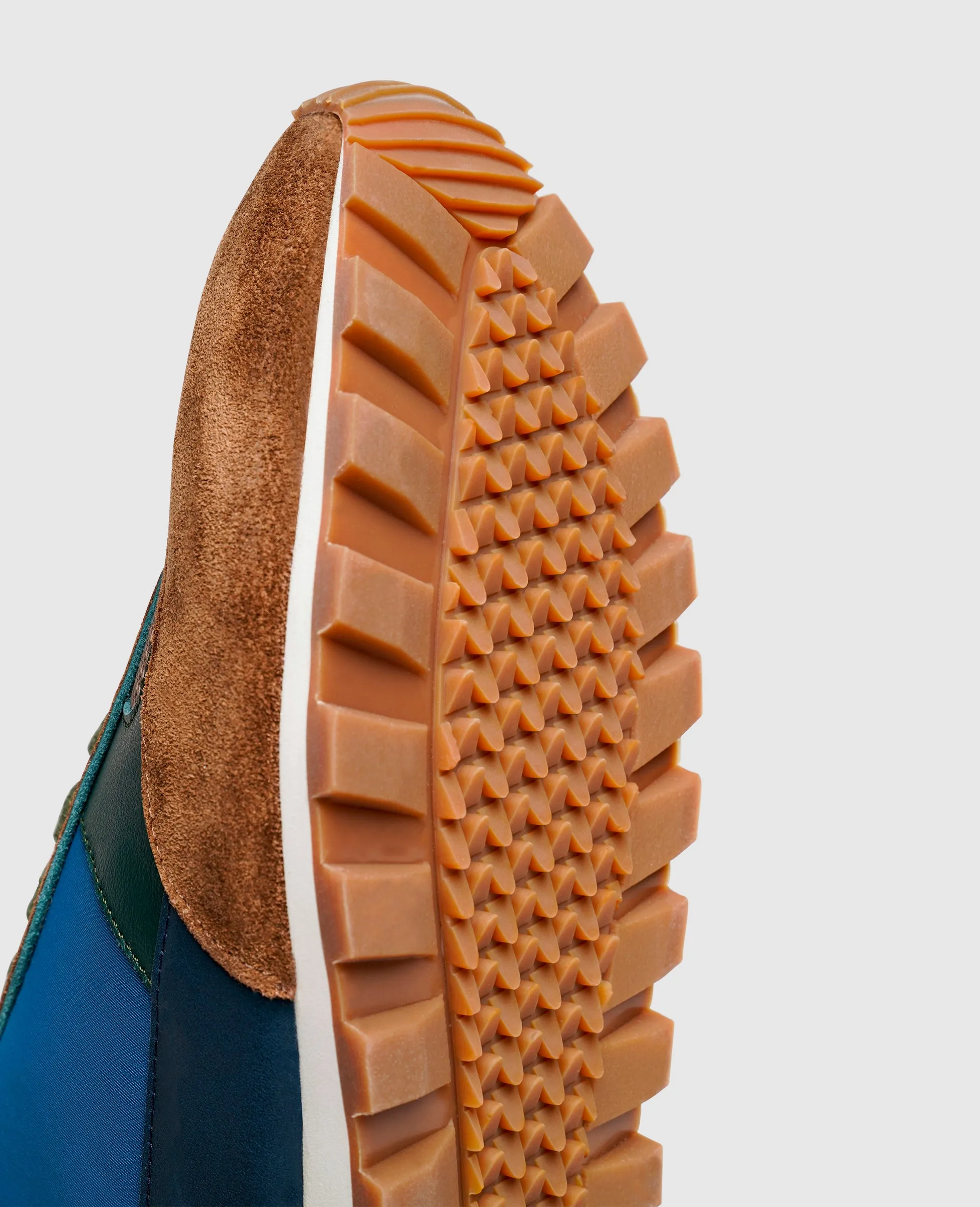 Travis R - Cognac/Blue