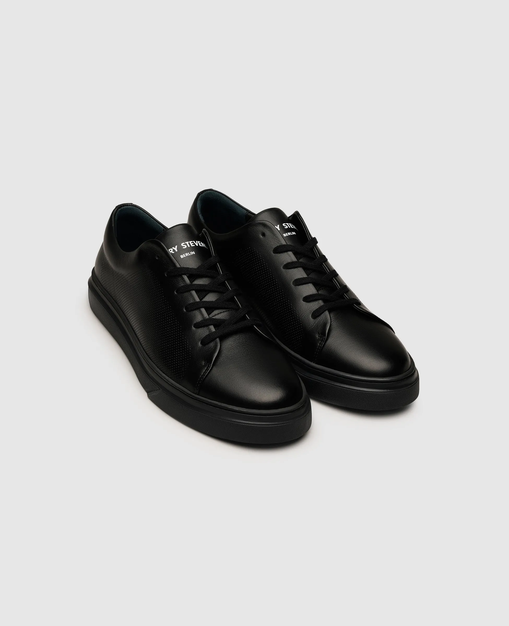 Travis S - Black